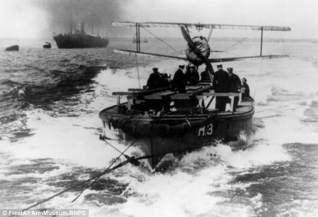 planes on ships what ?????