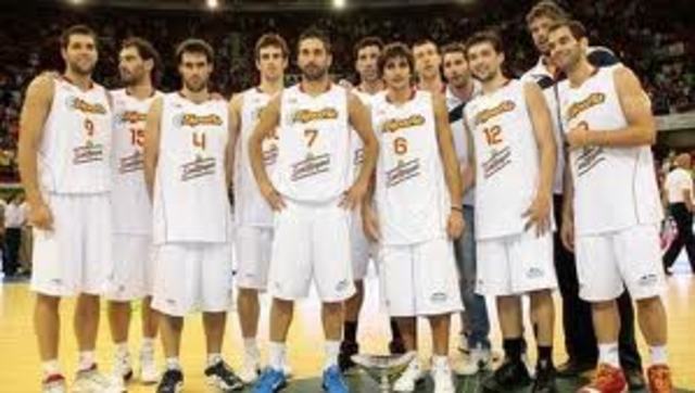 Nace la N.B.A y en 1947 se realiza el primer campeonato, campeón Philadelhia.