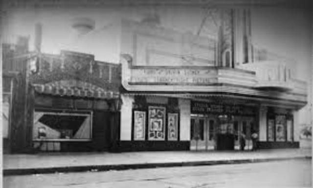 Nickeloden Theaters attract huge crowds