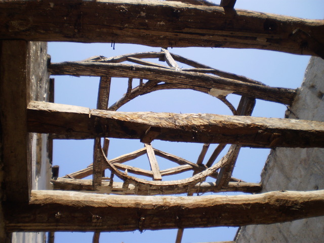 MOUZINHO: demolições