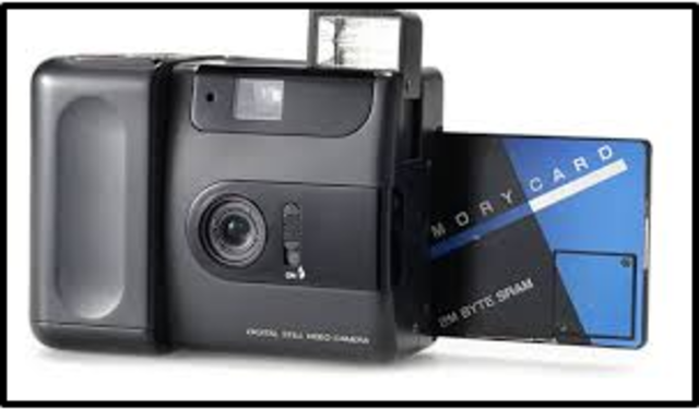 1988, aparece la DS-1P de Fujifilm