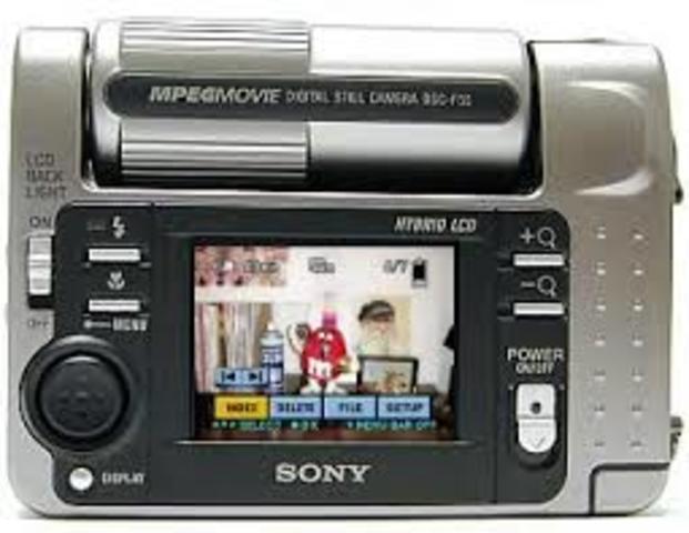 1998 Se lanzan varias cámaras