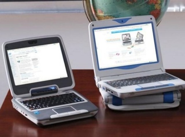 cada alumno cuenta con su equipo portatil