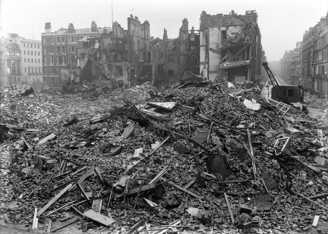 Germans bomb london
