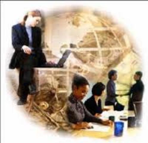 En 1904 es la etapa de la evolución de la mercadotecnia donde surgen los primeros cupones promocionales para apoyar el lanzamiento de una cadena de tabaquerías.