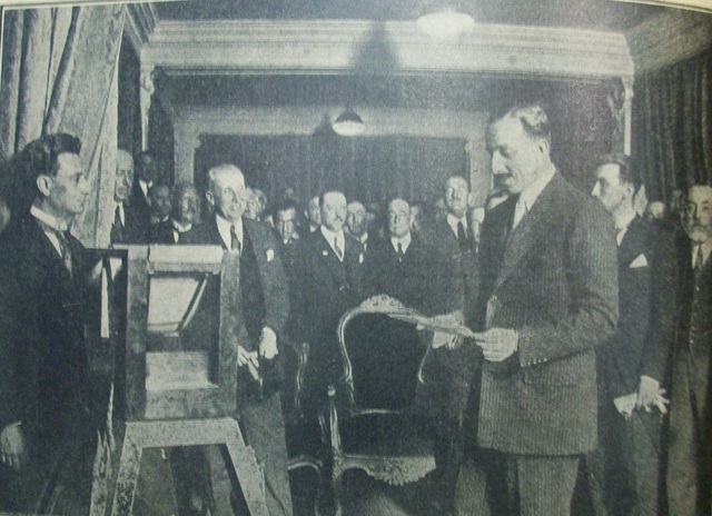 Se Introduce la Radiotelegrafía