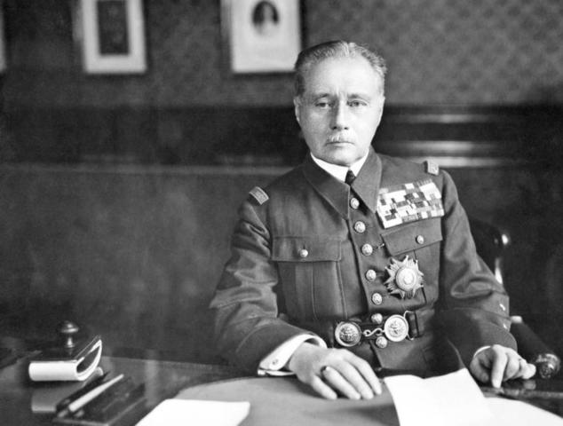 El general Maurice Gamelin se preparaba para la guerra