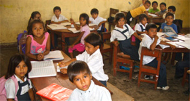 La UNESCO recomienda a los estados miembros la enseñanza primaria gratuita y obligatoria