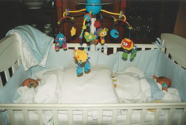 EN CASA CON MI HERMANO