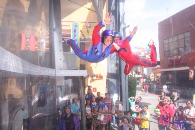 Paracaidismo bajo techo