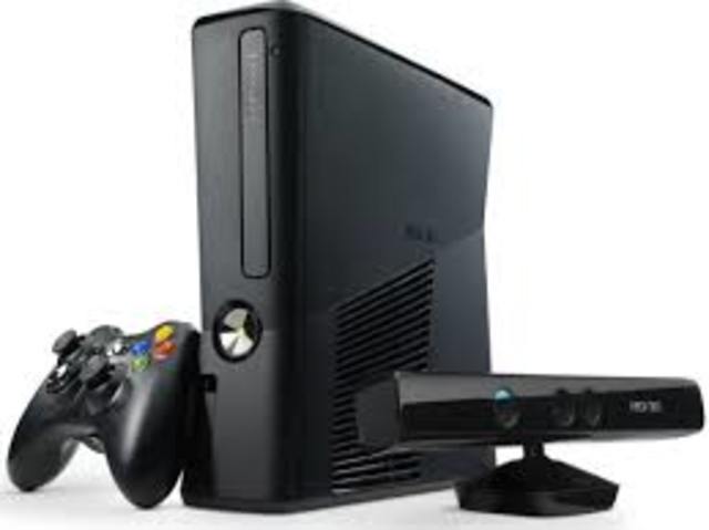Xbox 360 S and Xbox 360 E released