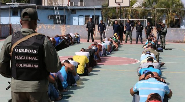Capturados 10 paramilitares