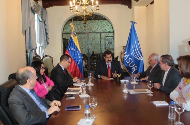 Presidente Maduro se reúne con delegación de cancilleres