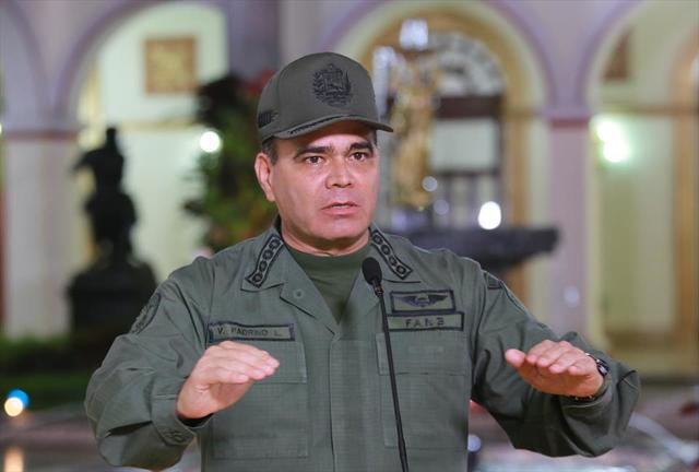 Ministro Padrino responde a acusaciones