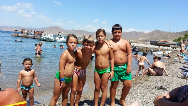 CON MIS PRIMOS