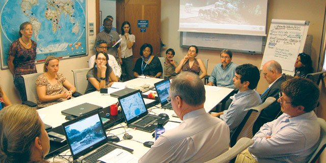 Se inaugura su Centro de Gestión de Crisis para combatir la gripe aviar y responder ante otras emergencias de sanidad animal o inocuidad de los alimentos