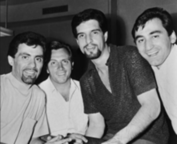 Valli colaboró con los "Four Lovers".