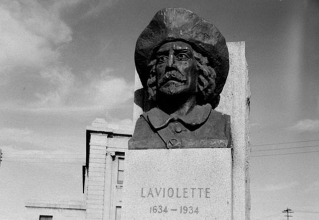 The Trois Rivières Settlement is Founded