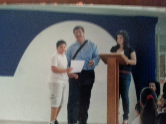 recogiendo mi reconocimiento en 5to