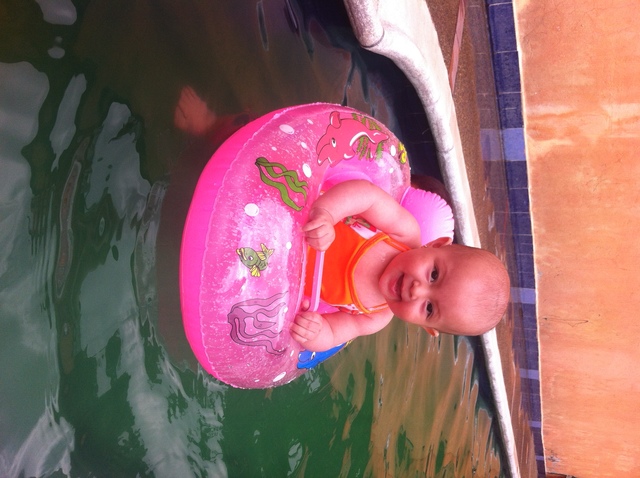 PRIMER PASEO DE SOFI