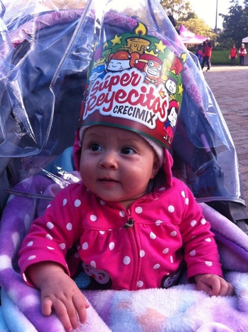 SOFI ASISTE A UN EVENTO EN LA EMPRESA DE SU MAMA