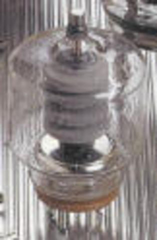 ORDENADORS AMB VALVULES DEL BUIT