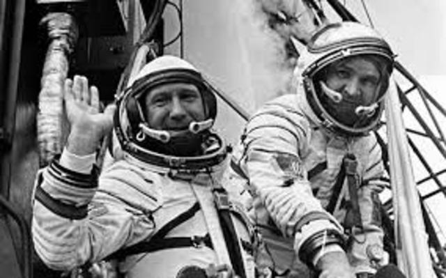 U.S. astronauts and Soviet cosmonauts