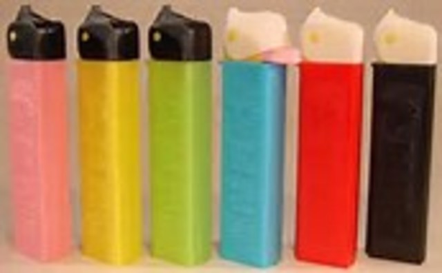 1948, Oscar Uxa the first Pez Dispenser called "Box Regulars".