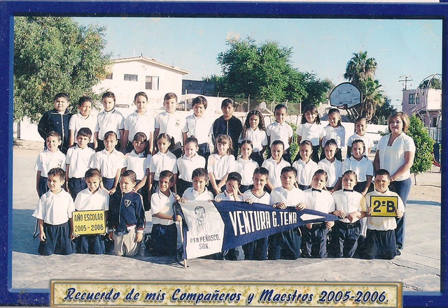 con mis compañeros de primaria en segundo año.