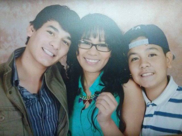 Una foto de hermanos.