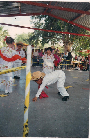 En un bailable del kinder.