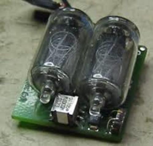 Ordenadores construidos con vávulas de vacío.