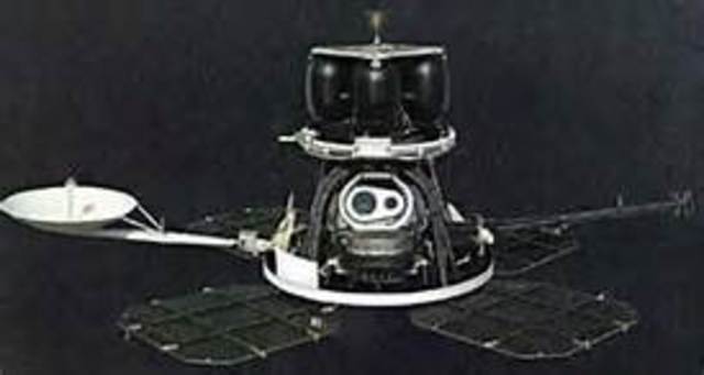 Luna orbiter 1