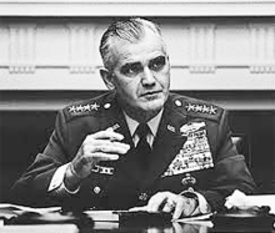 General for US troops replaced