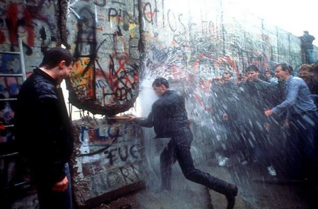 Ruining of Berlinian wall
