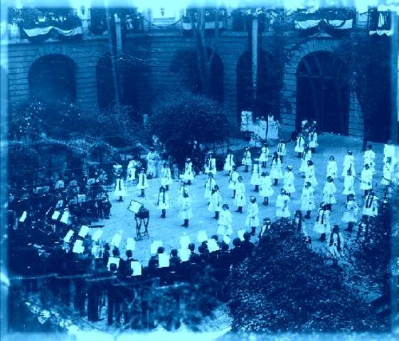 La apertura de la Universidad Nacional fue recibida con repudio por  la guardia del positivismo. Agustín Aragón y Horacio Barreda, atacaron a Sierra por atentar contra el progreso en México