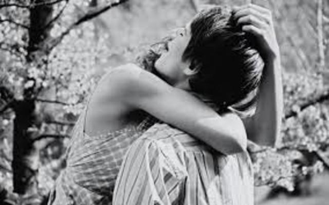 Burmin viskub Marja jalgade ette