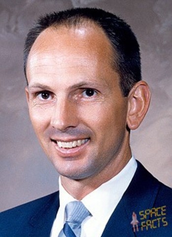 Astronaut Theadore Freeman dies in rocket crash