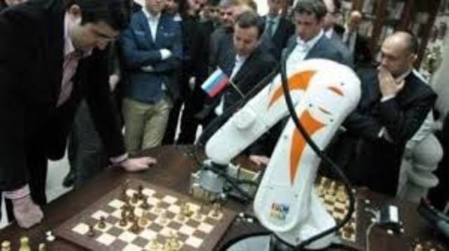 Una máquina lucha contra el hombre y gana (Big Blue gana al ajedrez al campeón mundial Kasparov)