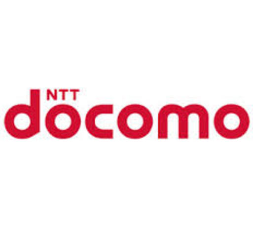 La compañía DoCoMo lanza comercialmente la telefonía UMTS o de 3a generación.