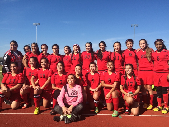 Comencé jugué fútbol en la escuela secundaria de Harlingen