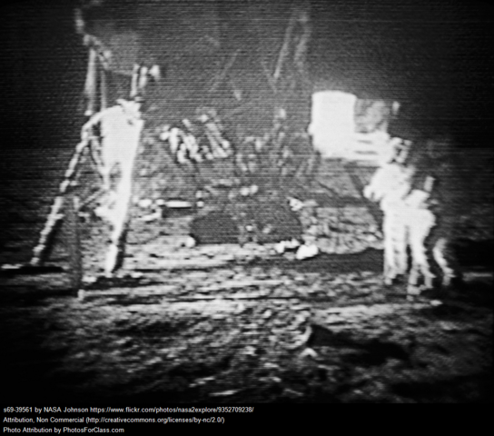 Neil Armstrong and Edwin step on the moon