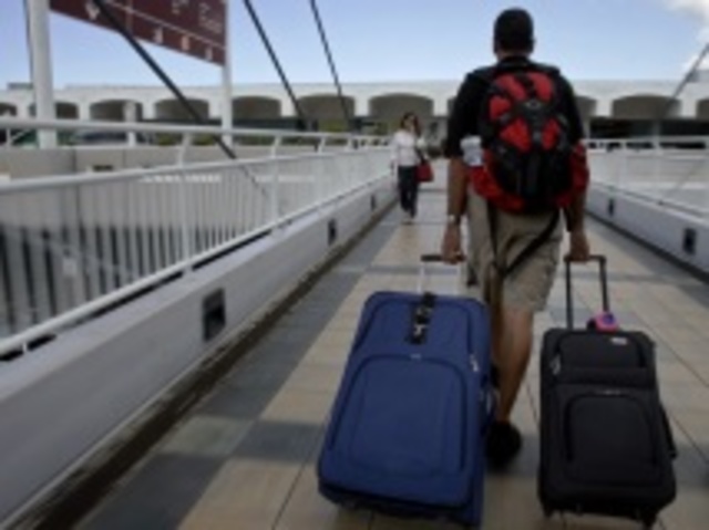 Examinan las causas de la emigración puertorriqueña a los Estados Unidos