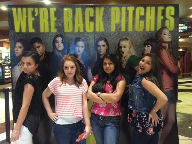 mí y las muchachas vio el tono dos perfectos.