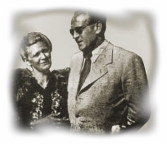 Oskar is married to Emilie Pelzl