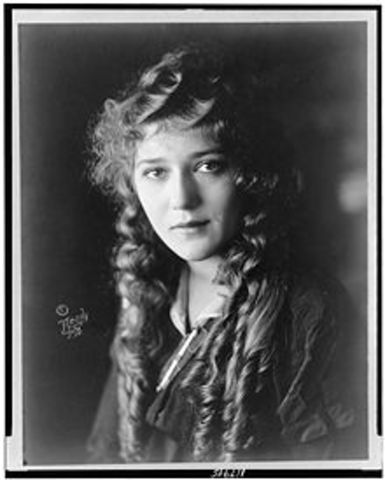 Mary Pickford born