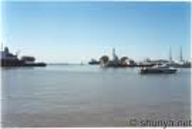 Intentos por cruzar el Río de la Plata...