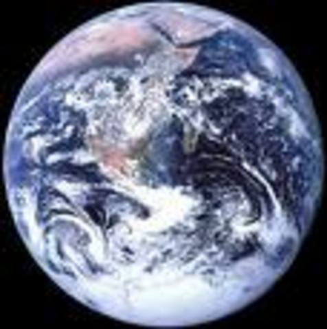 Vuelta al mundo con solo...............su pipa y su barquito!!!