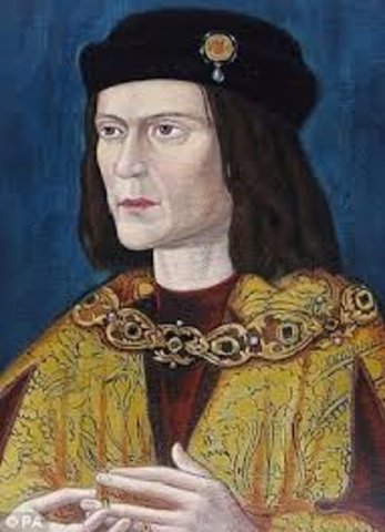 1485-First Tudor king, Henry VII, is crowned