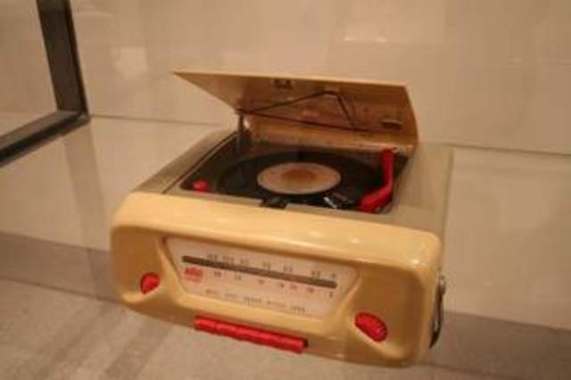 Record Player -- 1877